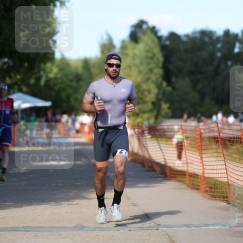 07.09.2025 - 19. Norderstedt Triathlon Michael Strokosch http://msf.ph/oto/8800492 07.09.2025 14:50:41 Laufen 366, 872 meine-sportfotos.de
