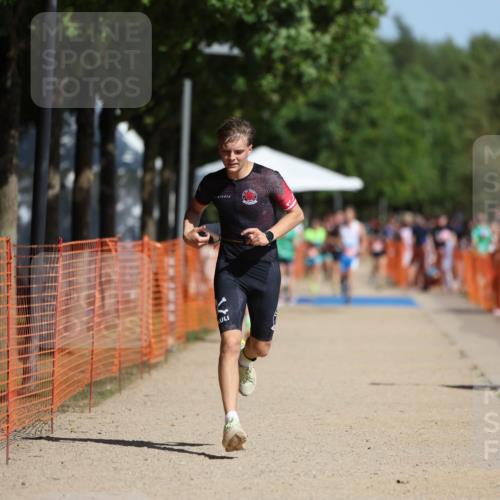 07.09.2025 - 19. Norderstedt Triathlon Michael Strokosch http://msf.ph/oto/8800496 07.09.2025 12:01:05 Laufen 787, 1156 meine-sportfotos.de