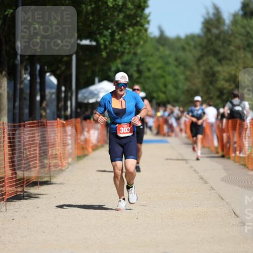 07.09.2025 - 19. Norderstedt Triathlon Michael Strokosch http://msf.ph/oto/8800497 07.09.2025 12:30:33 Laufen 303, 703, 1294 meine-sportfotos.de