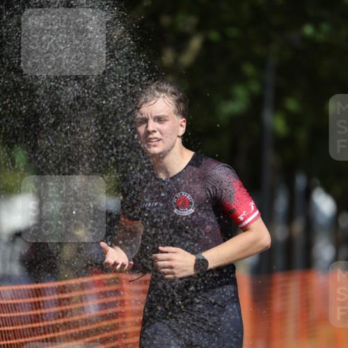 07.09.2025 - 19. Norderstedt Triathlon Michael Strokosch http://msf.ph/oto/8800561 07.09.2025 12:01:08 Laufen 787, 1156 meine-sportfotos.de