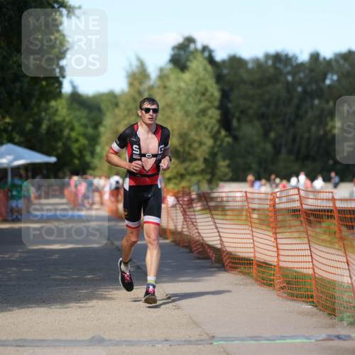 07.09.2025 - 19. Norderstedt Triathlon Michael Strokosch http://msf.ph/oto/8800628 07.09.2025 14:50:53 Laufen 978 meine-sportfotos.de