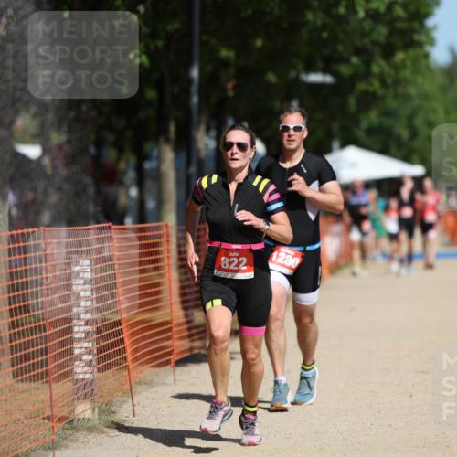 07.09.2025 - 19. Norderstedt Triathlon Michael Strokosch http://msf.ph/oto/8800640 07.09.2025 12:30:45 Laufen 703, 822, 1280, 1343 meine-sportfotos.de