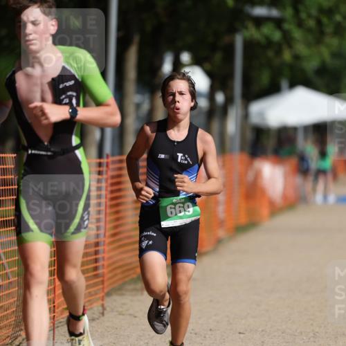 07.09.2025 - 19. Norderstedt Triathlon Michael Strokosch http://msf.ph/oto/8800662 07.09.2025 10:57:24 Laufen 655, 669 meine-sportfotos.de