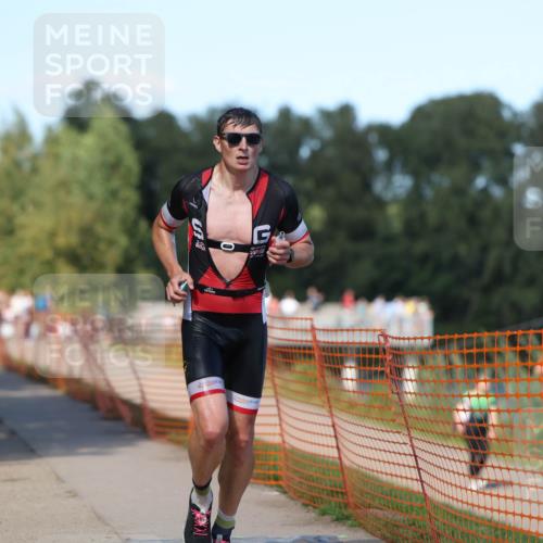 07.09.2025 - 19. Norderstedt Triathlon Michael Strokosch http://msf.ph/oto/8800669 07.09.2025 14:50:55 Laufen 978 meine-sportfotos.de