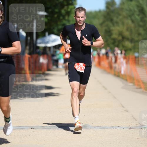 07.09.2025 - 19. Norderstedt Triathlon Michael Strokosch http://msf.ph/oto/8800686 07.09.2025 13:08:31 Laufen 282, 759, 1212 meine-sportfotos.de