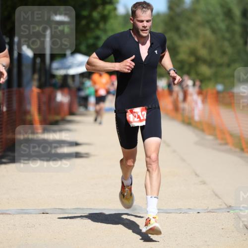 07.09.2025 - 19. Norderstedt Triathlon Michael Strokosch http://msf.ph/oto/8800694 07.09.2025 13:08:31 Laufen 282, 759, 1212 meine-sportfotos.de