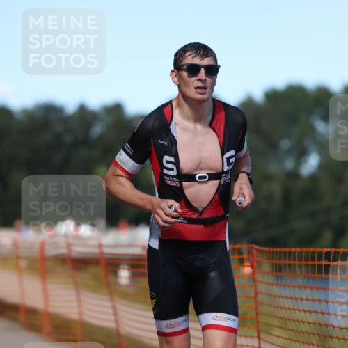 07.09.2025 - 19. Norderstedt Triathlon Michael Strokosch http://msf.ph/oto/8800699 07.09.2025 14:50:56 Laufen 978 meine-sportfotos.de