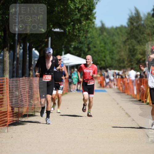 07.09.2025 - 19. Norderstedt Triathlon Michael Strokosch http://msf.ph/oto/8800757 07.09.2025 12:30:54 Laufen 710, 1300, 1320, 1372 meine-sportfotos.de