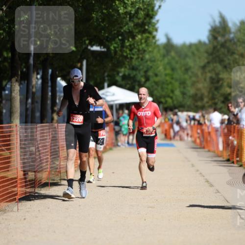 07.09.2025 - 19. Norderstedt Triathlon Michael Strokosch http://msf.ph/oto/8800763 07.09.2025 12:30:54 Laufen 710, 1300, 1320, 1372 meine-sportfotos.de
