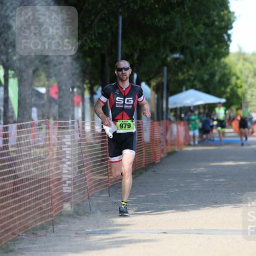 07.09.2025 - 19. Norderstedt Triathlon Michael Strokosch http://msf.ph/oto/8800775 07.09.2025 14:51:30 Laufen 979, 988 meine-sportfotos.de