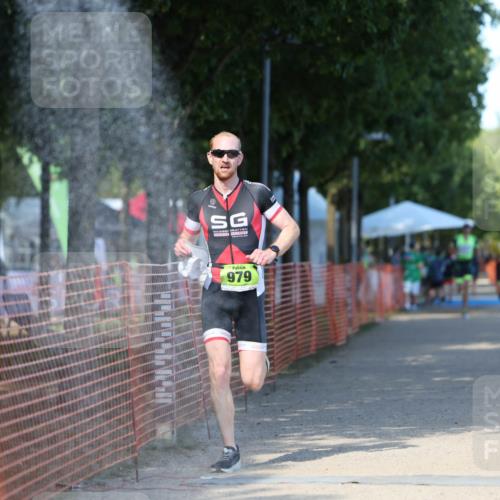 07.09.2025 - 19. Norderstedt Triathlon Michael Strokosch http://msf.ph/oto/8800780 07.09.2025 14:51:30 Laufen 979, 988 meine-sportfotos.de
