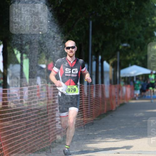 07.09.2025 - 19. Norderstedt Triathlon Michael Strokosch http://msf.ph/oto/8800789 07.09.2025 14:51:30 Laufen 979, 988 meine-sportfotos.de