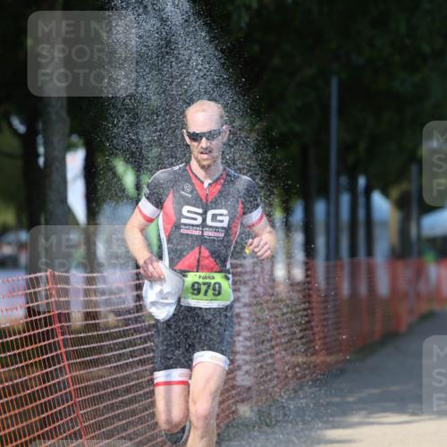 07.09.2025 - 19. Norderstedt Triathlon Michael Strokosch http://msf.ph/oto/8800810 07.09.2025 14:51:31 Laufen 979, 988 meine-sportfotos.de