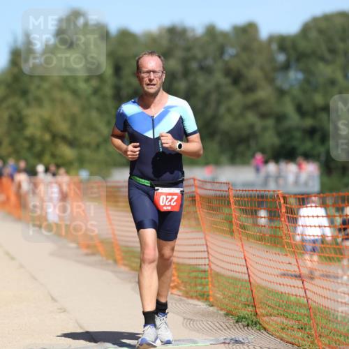 07.09.2025 - 19. Norderstedt Triathlon Michael Strokosch http://msf.ph/oto/8800824 07.09.2025 13:08:52 Laufen 220, 713, 754 meine-sportfotos.de