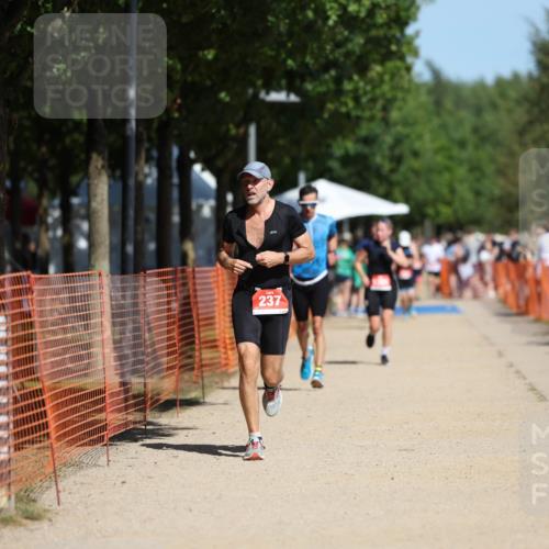 07.09.2025 - 19. Norderstedt Triathlon Michael Strokosch http://msf.ph/oto/8800937 07.09.2025 12:31:16 Laufen 215, 237 meine-sportfotos.de