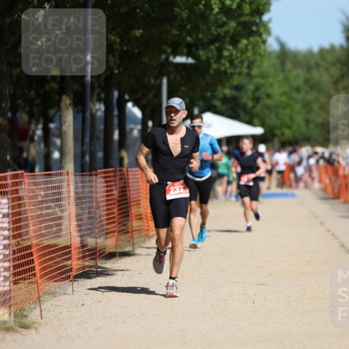 07.09.2025 - 19. Norderstedt Triathlon Michael Strokosch http://msf.ph/oto/8800945 07.09.2025 12:31:16 Laufen 215, 237 meine-sportfotos.de