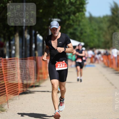 07.09.2025 - 19. Norderstedt Triathlon Michael Strokosch http://msf.ph/oto/8800981 07.09.2025 12:31:18 Laufen 215, 237, 1361 meine-sportfotos.de
