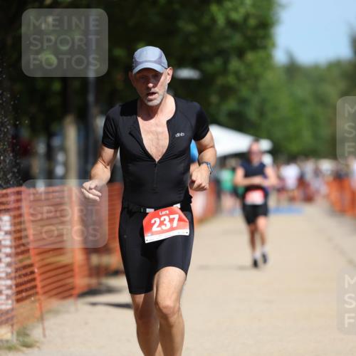 07.09.2025 - 19. Norderstedt Triathlon Michael Strokosch http://msf.ph/oto/8801007 07.09.2025 12:31:19 Laufen 215, 237, 1361 meine-sportfotos.de