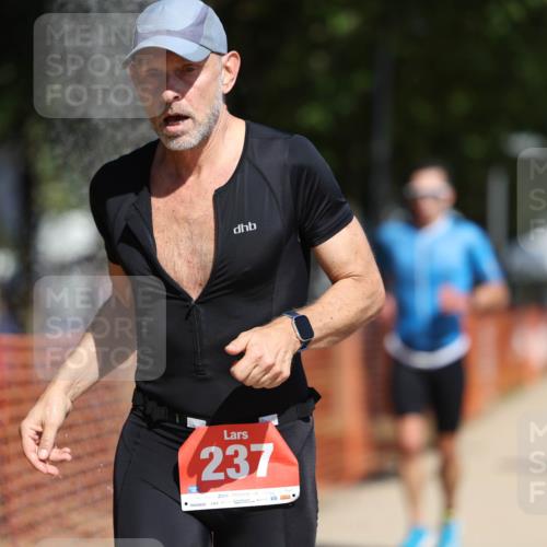 07.09.2025 - 19. Norderstedt Triathlon Michael Strokosch http://msf.ph/oto/8801030 07.09.2025 12:31:20 Laufen 215, 237, 1361 meine-sportfotos.de