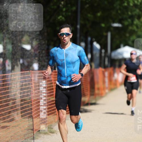 07.09.2025 - 19. Norderstedt Triathlon Michael Strokosch http://msf.ph/oto/8801044 07.09.2025 12:31:21 Laufen 215, 237, 1361 meine-sportfotos.de
