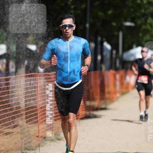 07.09.2025 - 19. Norderstedt Triathlon Michael Strokosch http://msf.ph/oto/8801050 07.09.2025 12:31:21 Laufen 215, 237, 1361 meine-sportfotos.de