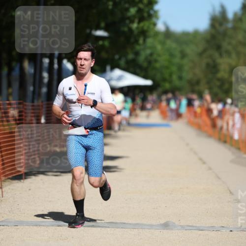 07.09.2025 - 19. Norderstedt Triathlon Michael Strokosch http://msf.ph/oto/8801063 07.09.2025 13:09:10 Laufen 174, 277, 715 meine-sportfotos.de