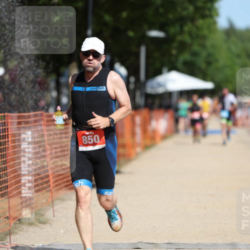 07.09.2025 - 19. Norderstedt Triathlon Michael Strokosch http://msf.ph/oto/8801167 07.09.2025 12:31:33 Laufen 850, 1231 meine-sportfotos.de