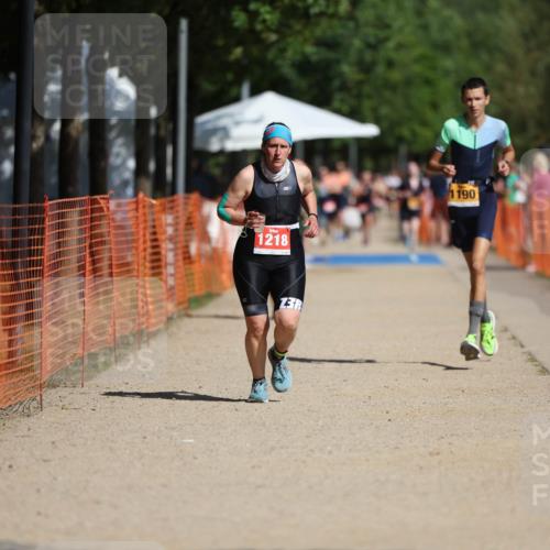 07.09.2025 - 19. Norderstedt Triathlon Michael Strokosch http://msf.ph/oto/8801254 07.09.2025 12:02:10 Laufen 1190, 1218 meine-sportfotos.de