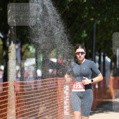 07.09.2025 - 19. Norderstedt Triathlon Michael Strokosch http://msf.ph/oto/8801271 07.09.2025 13:09:40 Laufen 1234, 1396 meine-sportfotos.de