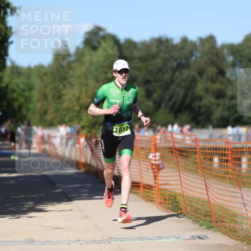 07.09.2025 - 19. Norderstedt Triathlon Michael Strokosch http://msf.ph/oto/8801338 07.09.2025 14:52:20 Laufen 1013 meine-sportfotos.de