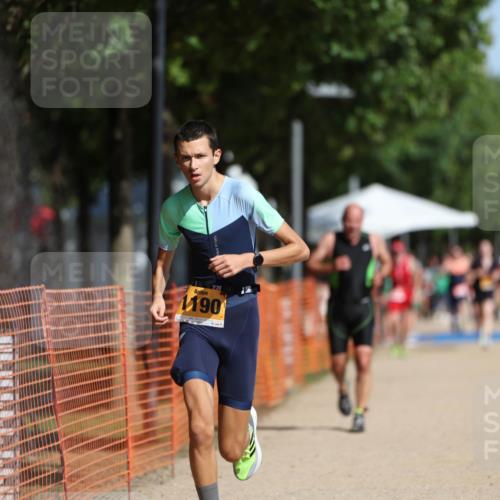 07.09.2025 - 19. Norderstedt Triathlon Michael Strokosch http://msf.ph/oto/8801341 07.09.2025 12:02:14 Laufen 1190, 1217, 1218 meine-sportfotos.de