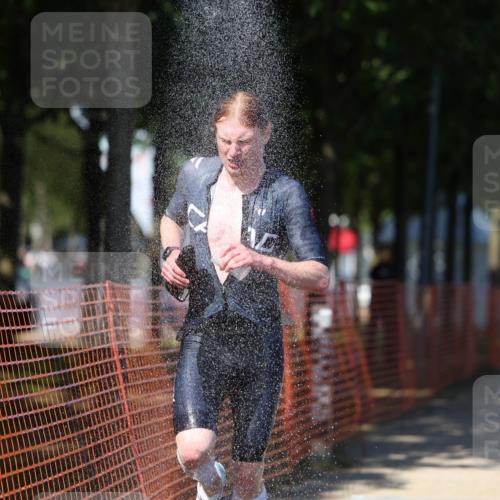07.09.2025 - 19. Norderstedt Triathlon Michael Strokosch http://msf.ph/oto/8801586 07.09.2025 14:52:40 Laufen 1421, 1468 meine-sportfotos.de