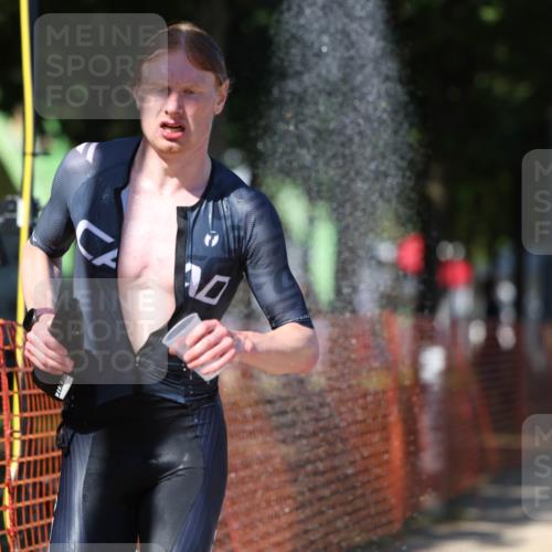 07.09.2025 - 19. Norderstedt Triathlon Michael Strokosch http://msf.ph/oto/8801601 07.09.2025 14:52:40 Laufen 1421, 1468 meine-sportfotos.de