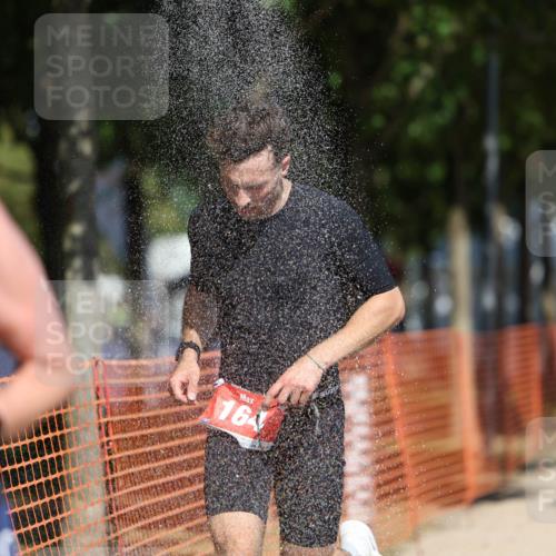 07.09.2025 - 19. Norderstedt Triathlon Michael Strokosch http://msf.ph/oto/8801663 07.09.2025 12:32:17 Laufen 164, 216, 234, 1349 meine-sportfotos.de