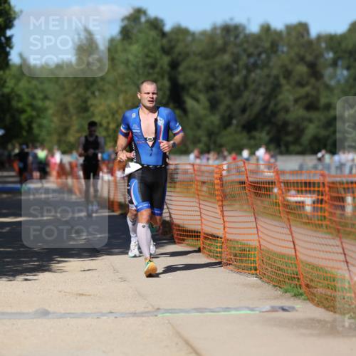 07.09.2025 - 19. Norderstedt Triathlon Michael Strokosch http://msf.ph/oto/8801691 07.09.2025 14:52:59 Laufen 969, 1002, 1041 meine-sportfotos.de