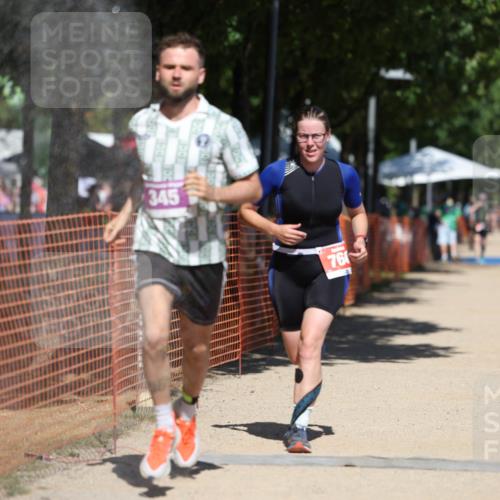 07.09.2025 - 19. Norderstedt Triathlon Michael Strokosch http://msf.ph/oto/8801694 07.09.2025 13:10:17 Laufen 243, 309, 345, 766 meine-sportfotos.de