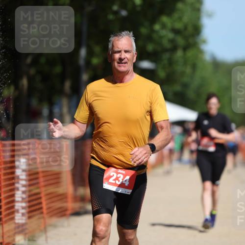 07.09.2025 - 19. Norderstedt Triathlon Michael Strokosch http://msf.ph/oto/8801713 07.09.2025 12:32:21 Laufen 164, 234, 1349 meine-sportfotos.de