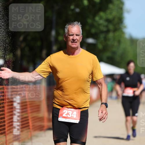 07.09.2025 - 19. Norderstedt Triathlon Michael Strokosch http://msf.ph/oto/8801718 07.09.2025 12:32:21 Laufen 164, 234, 1349 meine-sportfotos.de