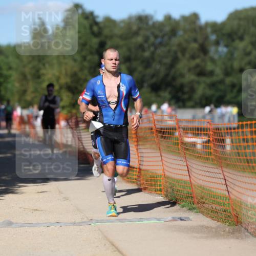 07.09.2025 - 19. Norderstedt Triathlon Michael Strokosch http://msf.ph/oto/8801721 07.09.2025 14:52:59 Laufen 969, 1002, 1041 meine-sportfotos.de