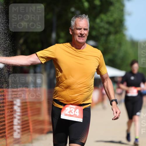 07.09.2025 - 19. Norderstedt Triathlon Michael Strokosch http://msf.ph/oto/8801726 07.09.2025 12:32:21 Laufen 164, 234, 1349 meine-sportfotos.de