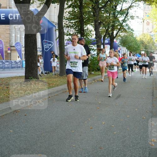 07.09.2025 - BARMER Alsterlauf Yannick Fuchs http://msf.ph/oto/8801763 07.09.2025 11:50:08 Laufen 1239, 140, 8321, 1036, 1393, 1025 meine-sportfotos.de