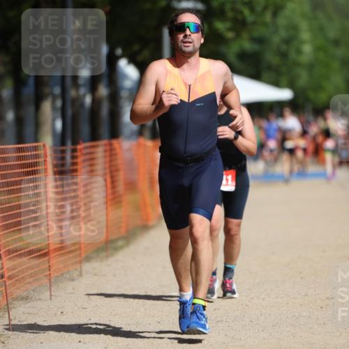 07.09.2025 - 19. Norderstedt Triathlon Michael Strokosch http://msf.ph/oto/8801780 07.09.2025 12:02:36 Laufen 203, 1159, 1340, 1341, 1365 meine-sportfotos.de