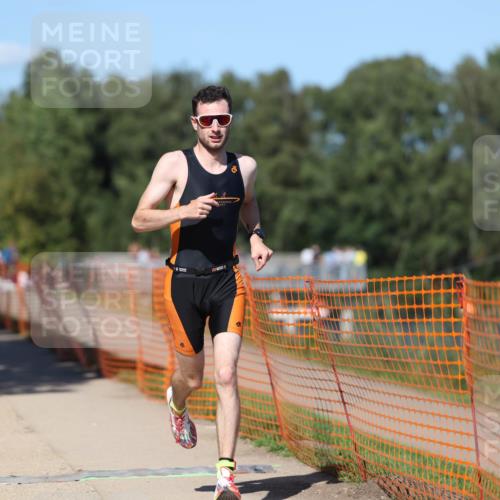 07.09.2025 - 19. Norderstedt Triathlon Michael Strokosch http://msf.ph/oto/8801822 07.09.2025 14:53:04 Laufen 879, 969, 1002, 1041 meine-sportfotos.de