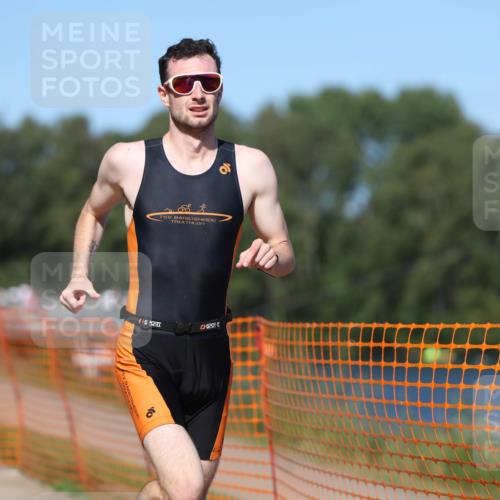 07.09.2025 - 19. Norderstedt Triathlon Michael Strokosch http://msf.ph/oto/8801848 07.09.2025 14:53:05 Laufen 879, 969, 1002, 1406 meine-sportfotos.de