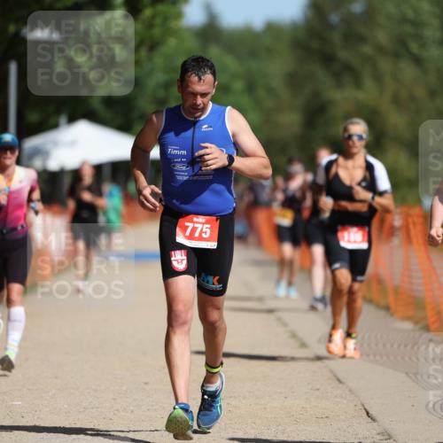 07.09.2025 - 19. Norderstedt Triathlon Michael Strokosch http://msf.ph/oto/8802016 07.09.2025 12:02:56 Laufen 186, 199, 775, 784 meine-sportfotos.de