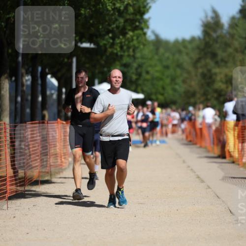 07.09.2025 - 19. Norderstedt Triathlon Michael Strokosch http://msf.ph/oto/8802267 07.09.2025 12:33:13 Laufen 801, 1223, 1241 meine-sportfotos.de