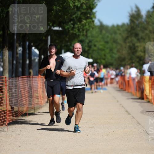07.09.2025 - 19. Norderstedt Triathlon Michael Strokosch http://msf.ph/oto/8802274 07.09.2025 12:33:14 Laufen 801, 1223, 1241 meine-sportfotos.de