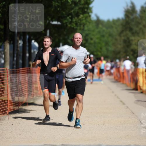07.09.2025 - 19. Norderstedt Triathlon Michael Strokosch http://msf.ph/oto/8802295 07.09.2025 12:33:14 Laufen 801, 1223, 1241 meine-sportfotos.de
