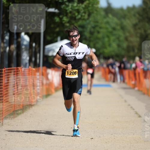 07.09.2025 - 19. Norderstedt Triathlon Michael Strokosch http://msf.ph/oto/8802296 07.09.2025 12:03:13 Laufen 1206 meine-sportfotos.de