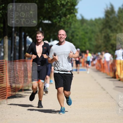 07.09.2025 - 19. Norderstedt Triathlon Michael Strokosch http://msf.ph/oto/8802309 07.09.2025 12:33:15 Laufen 801, 1223, 1241, 1265 meine-sportfotos.de